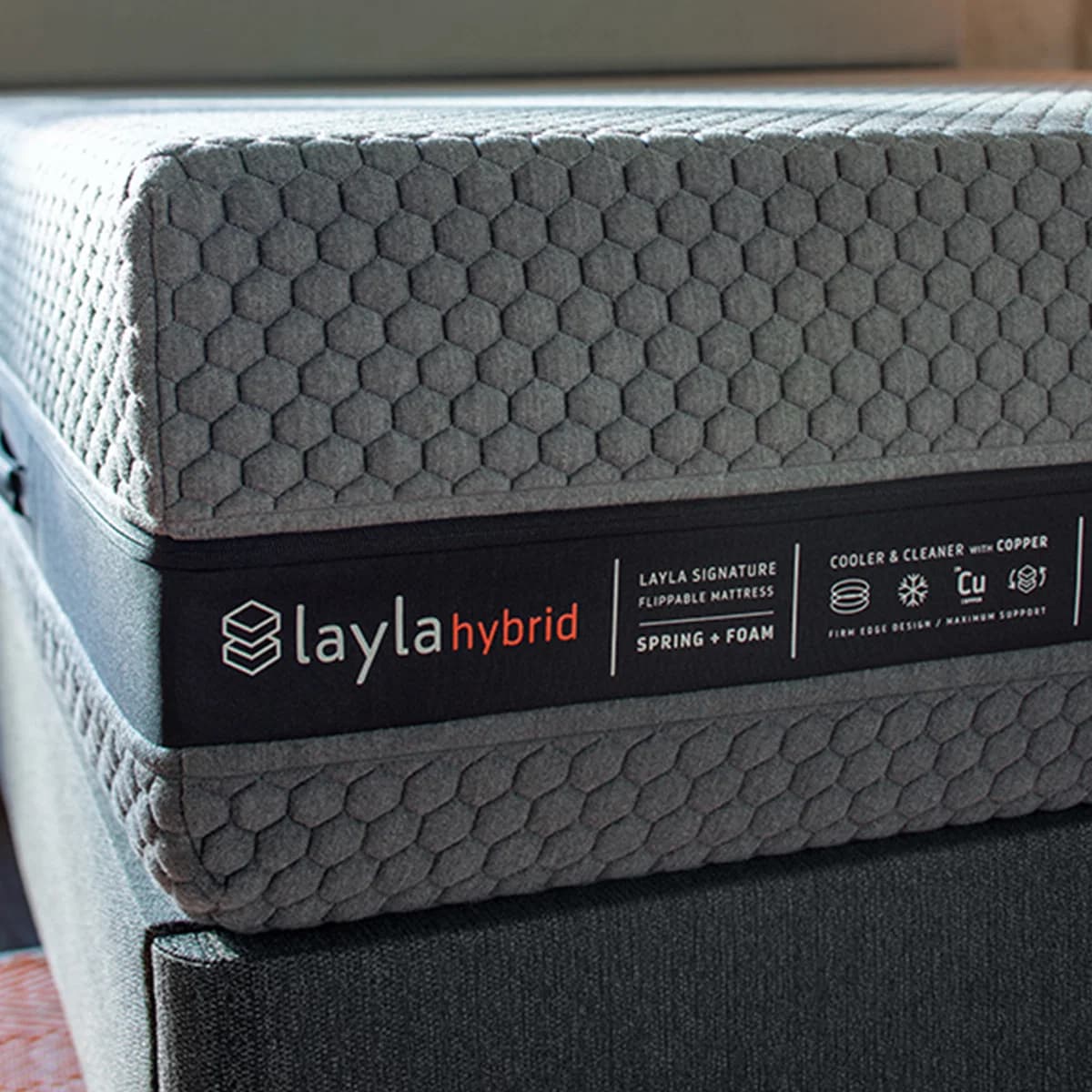 Layla Hybrid Mattress in queen size